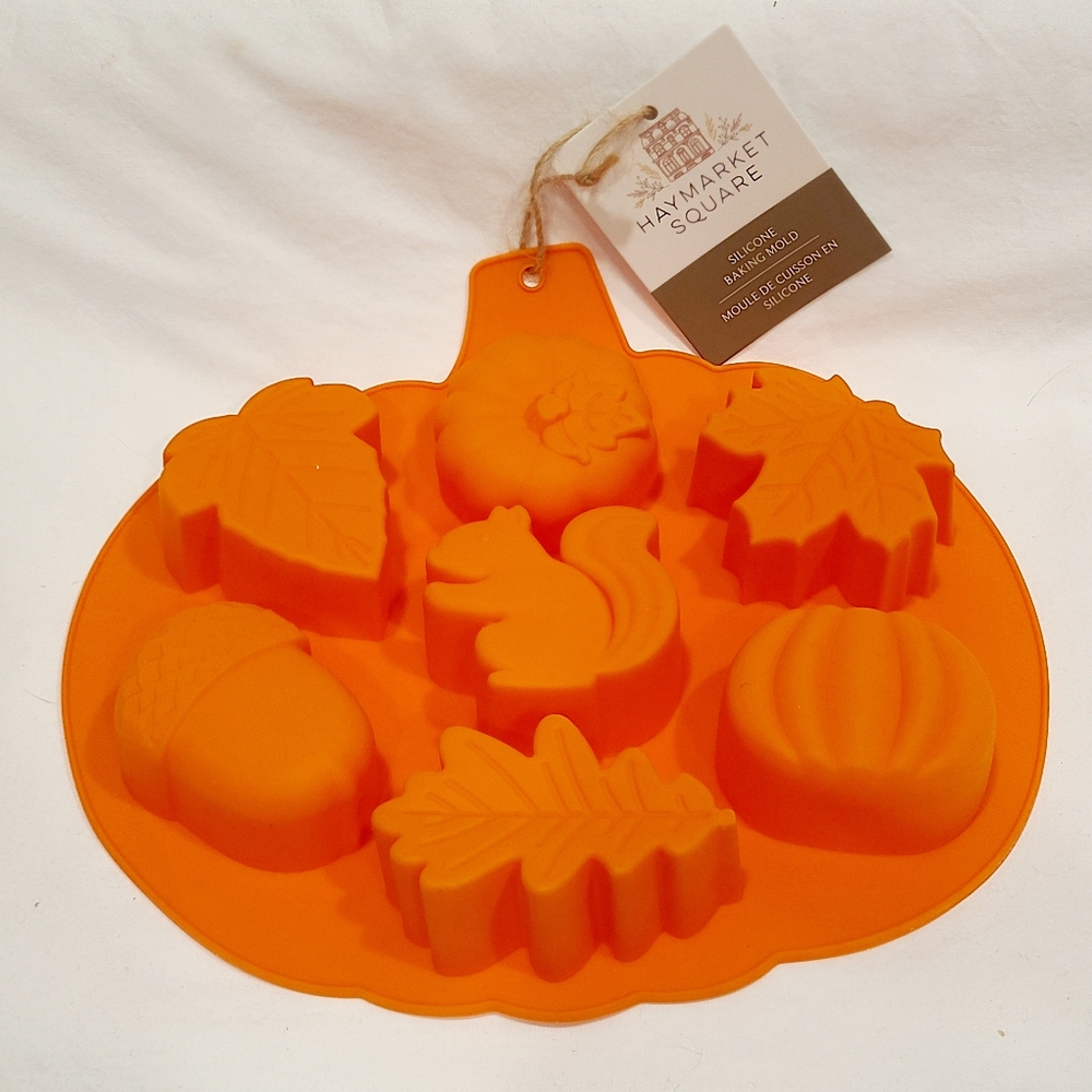 Haymarket Square Fall Theme 7 Slot Silicone Mold NWT